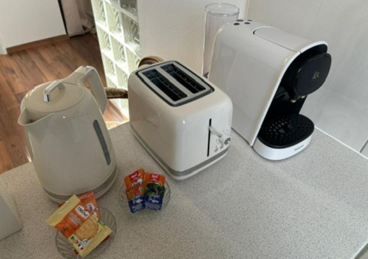 Le Fleuri - Reims - Wifi Gratuit - Quartier Calme Apartment Luaran gambar